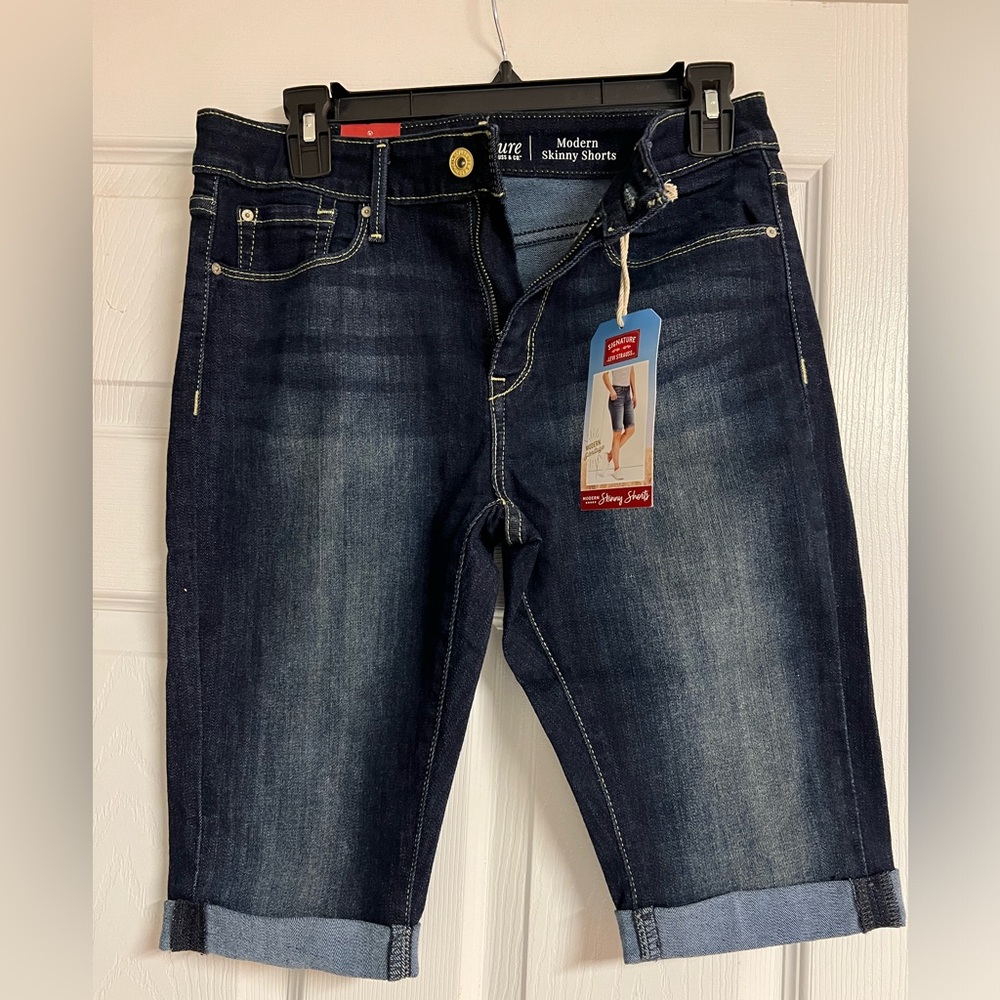 Levi’s Modern Skinny Shorts Size 8 NWT